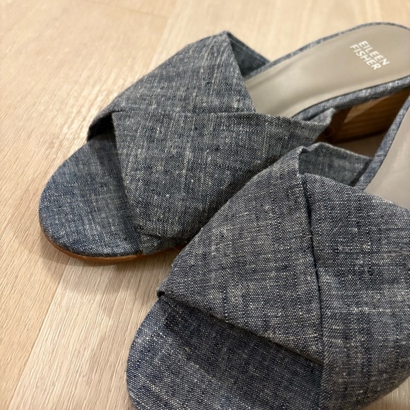 Eileen Fisher Ruche Chambray Denim Blue Slide Sandals Shoes Size 8 Dressy - Picture 3 of 7